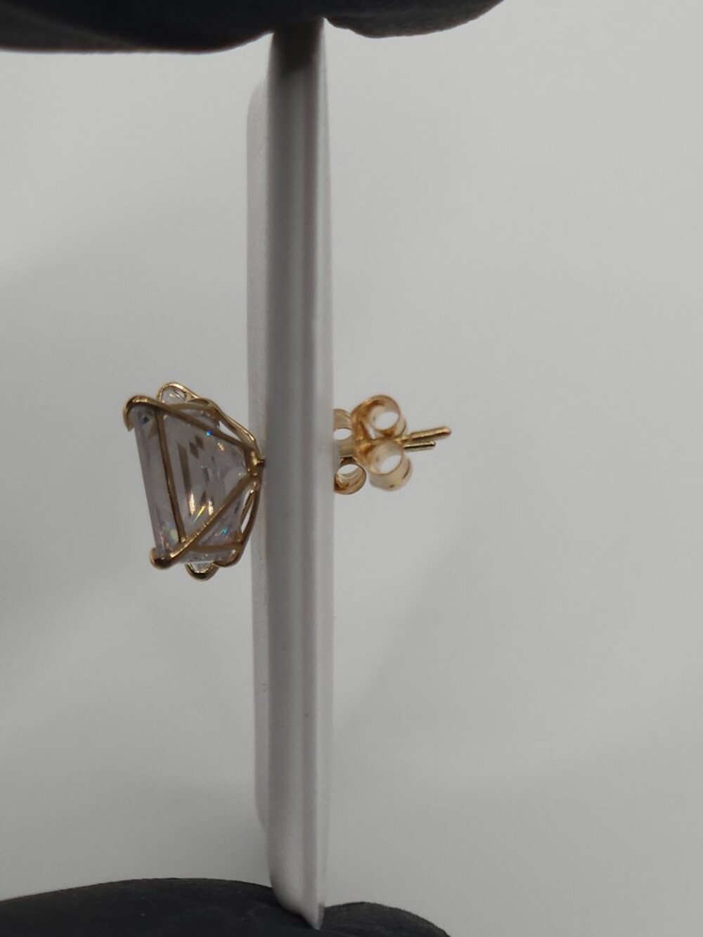 14K Yellow Gold Princess Cut CZ Stud Earrings 8mm Basket - Picture 2 of 2